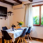 Slavica Near To - Istrien 54254 Apartment Pula